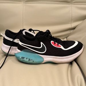 Nike Women's Black and White Sneakers